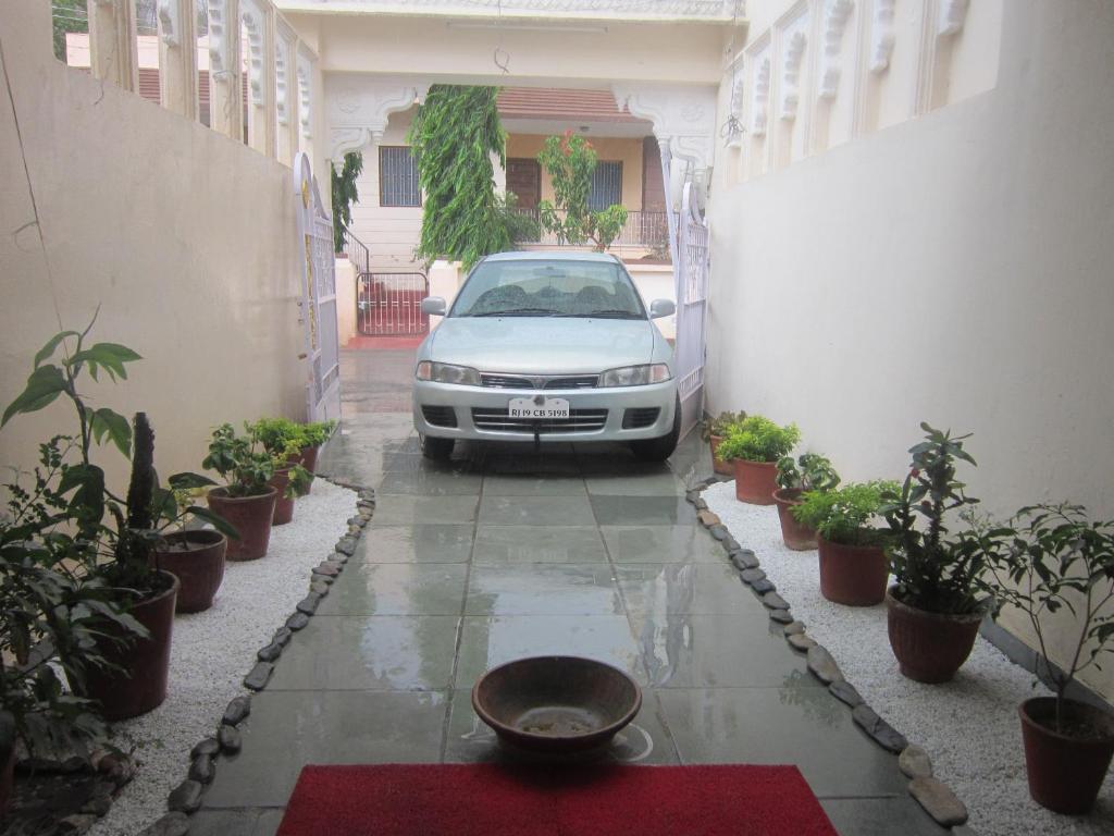 Natural 2* Udaipur